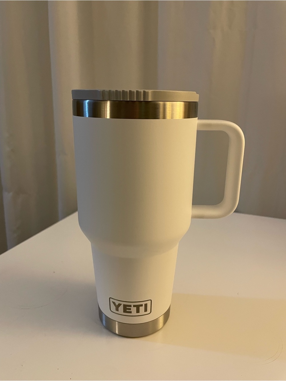 YETI Rambler Stainless Steel Travel Water Bottle 30 oz with Lid *No Straw*